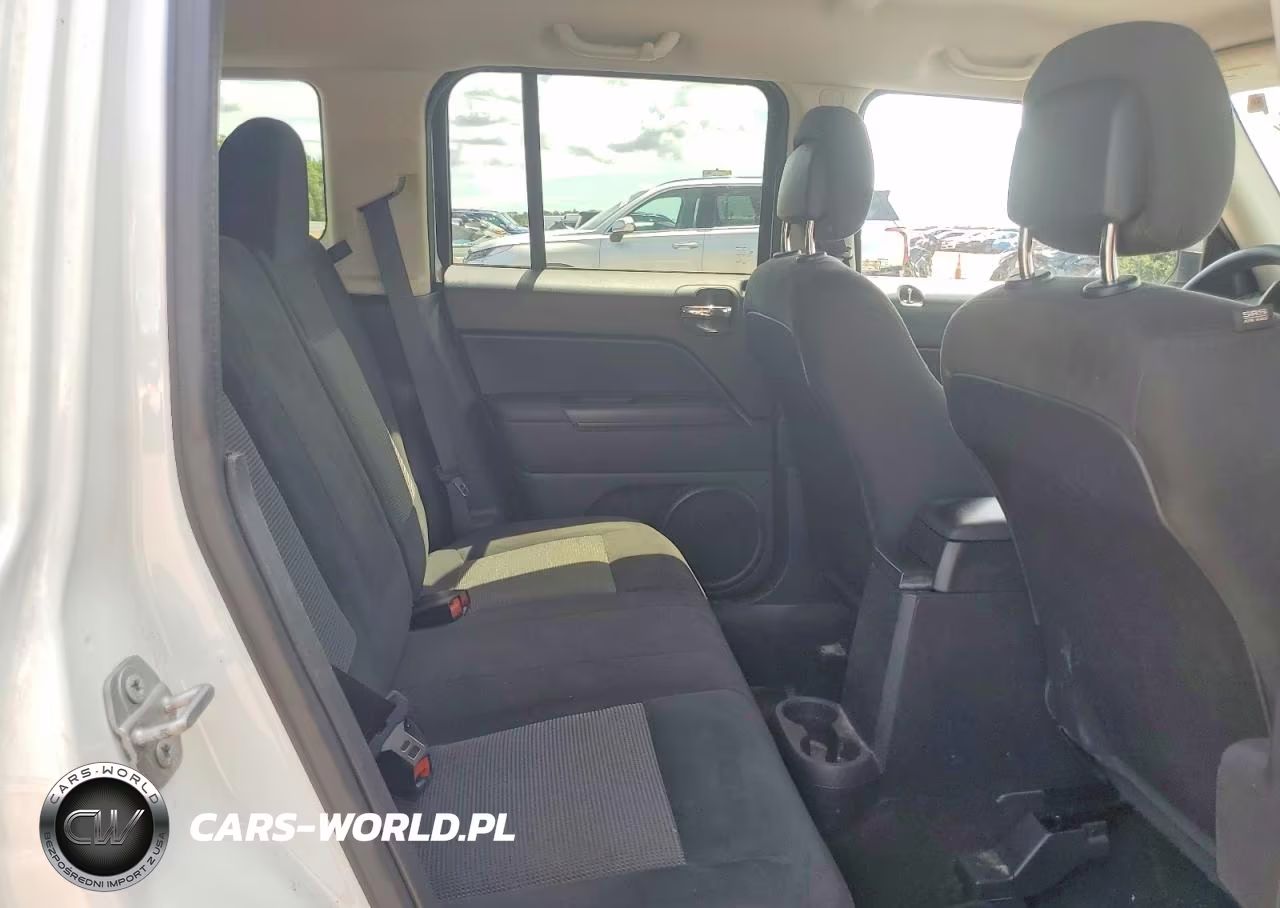 2016 Jeep Patriot Sport VIN:1C4NJPBA8GD528292 - 10