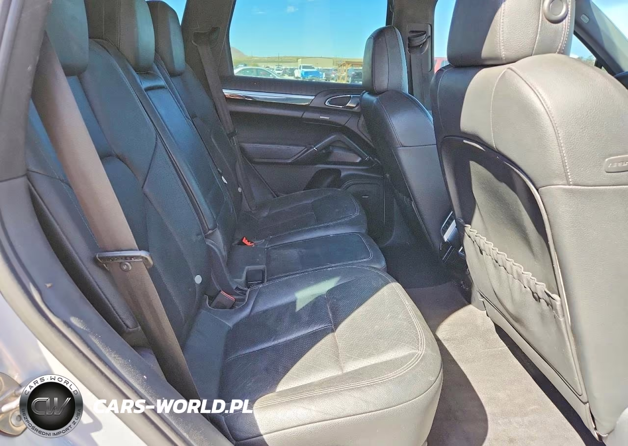 2012 Porsche Cayenne VIN:WP1AA2A20CLA00479 - 10