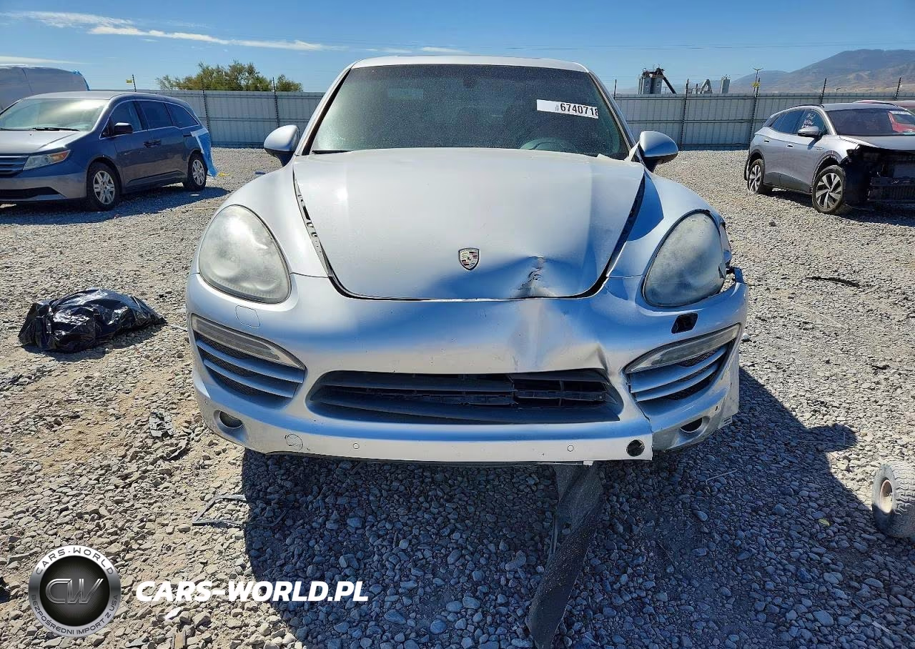 2012 Porsche Cayenne VIN:WP1AA2A20CLA00479 - 11