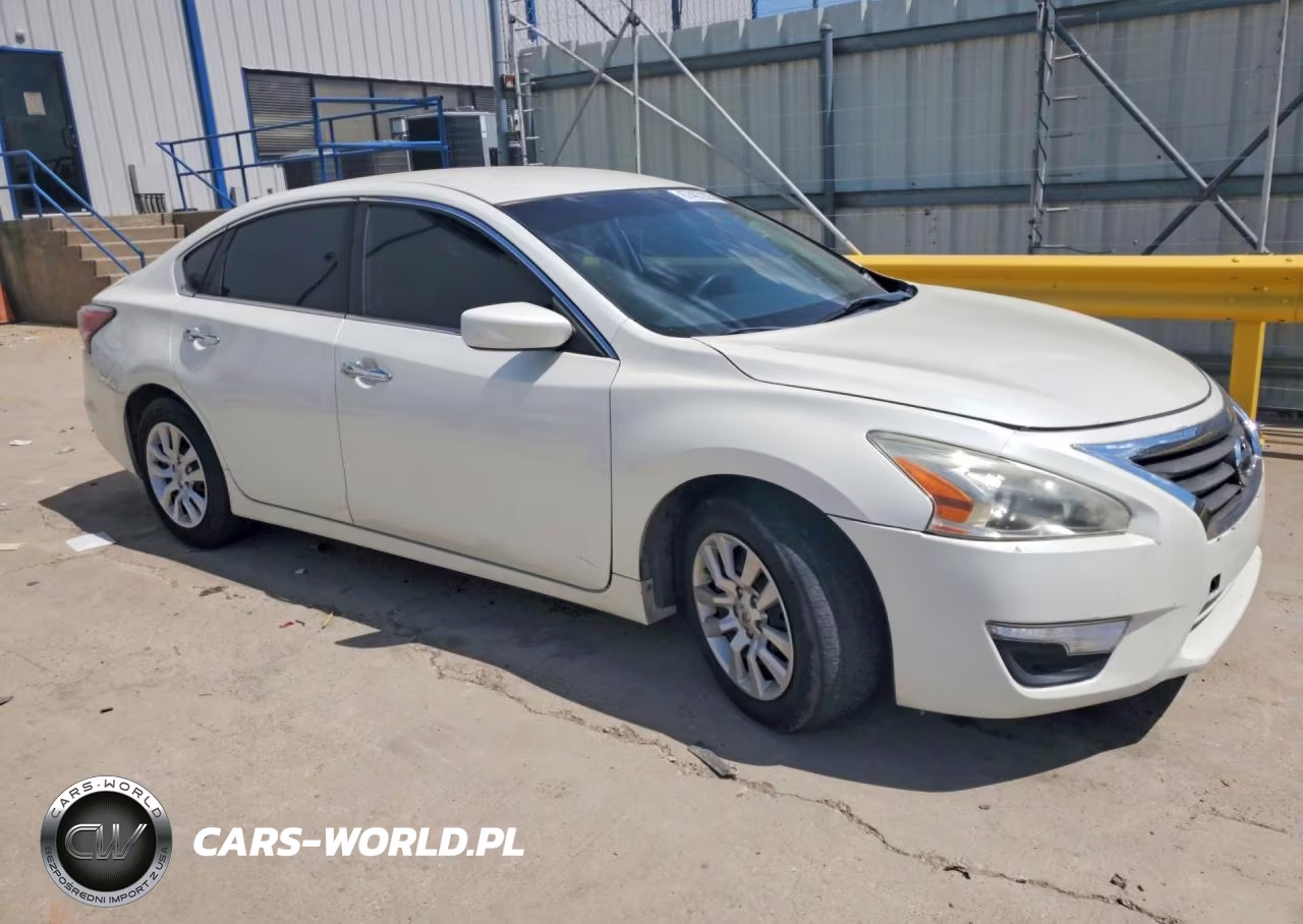 2015 Nissan Altima 2.5 S VIN:1N4AL3AP4FC121202 - 4