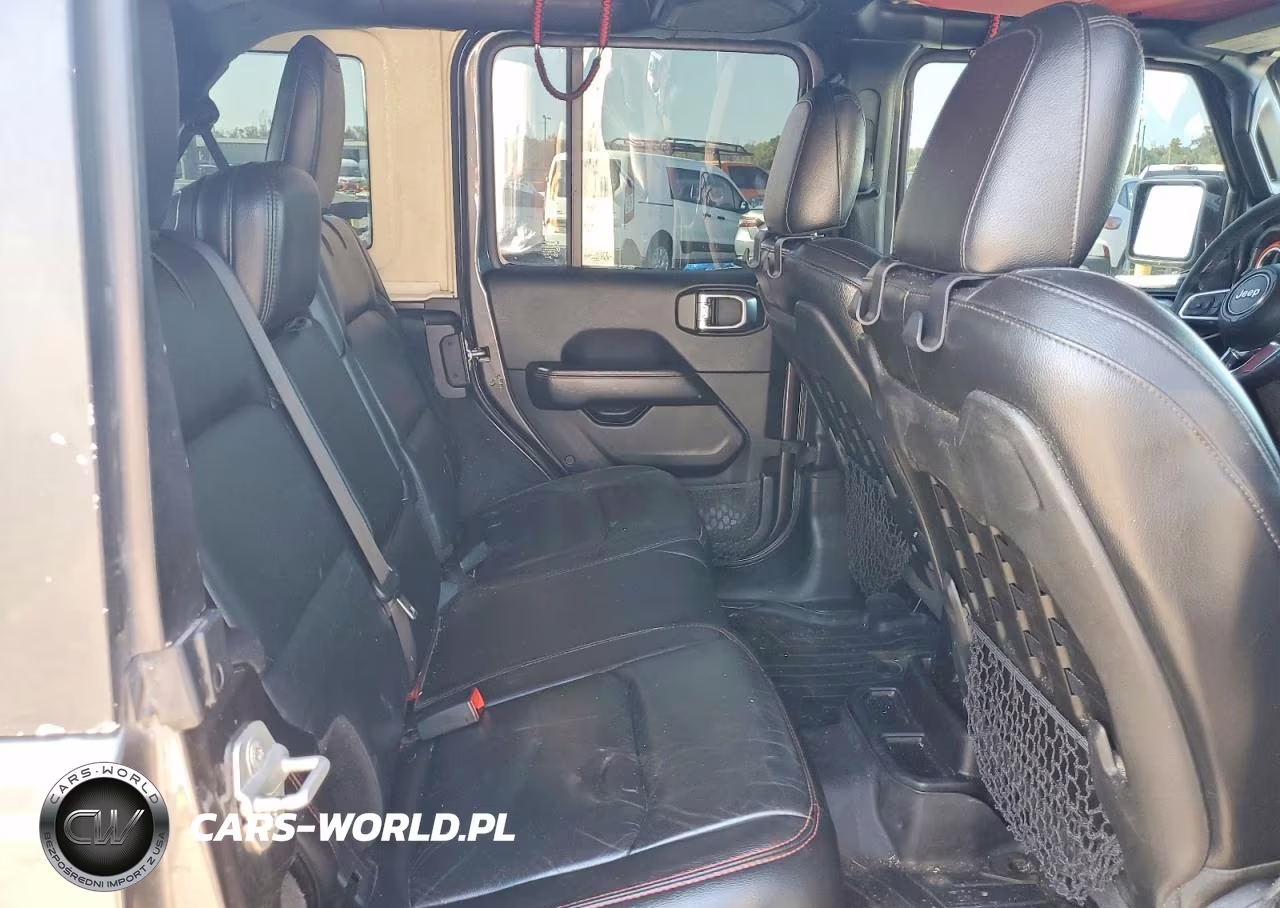 2018 Jeep Wrangler Unlimited Rubicon VIN:1C4HJXFG1JW305857 - 10