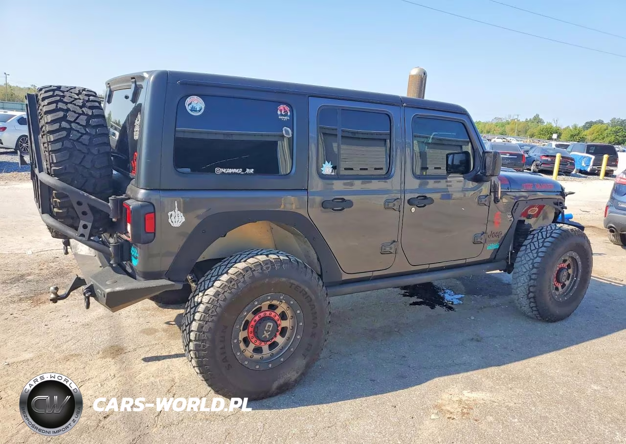 2018 Jeep Wrangler Unlimited Rubicon VIN:1C4HJXFG1JW305857 - 3