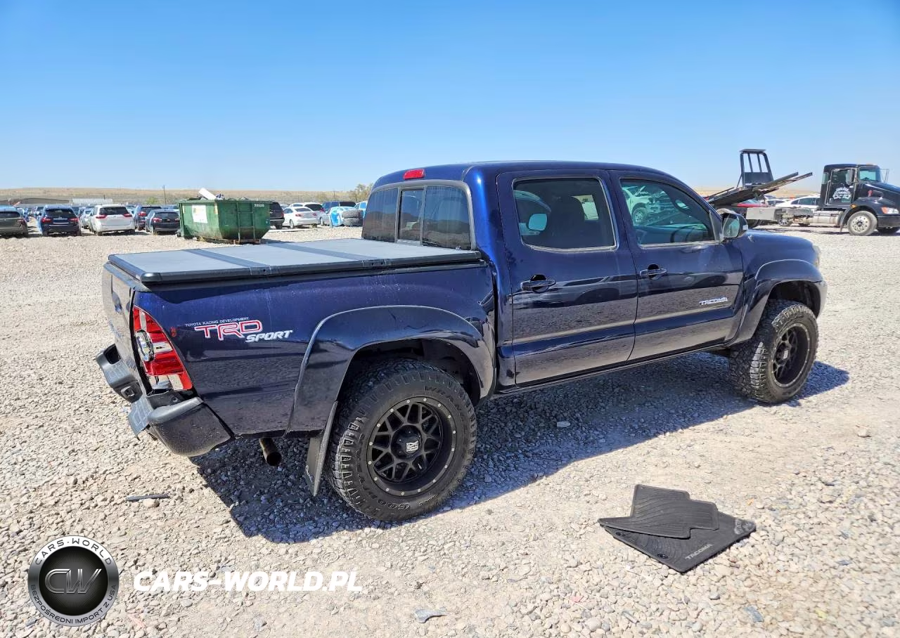 2013 Toyota Tacoma V6 VIN:3TMLU4EN2DM116025 - 3