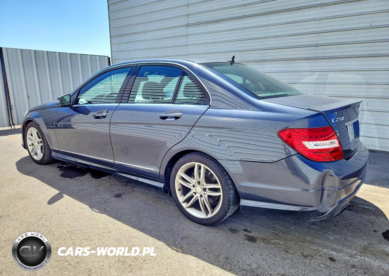 2014 Mercedes-Benz C 250 VIN:WDDGF4HB9EA928679 - 2