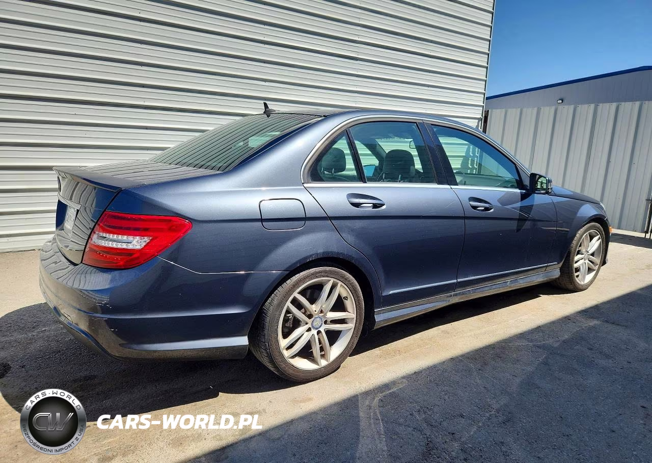 2014 Mercedes-Benz C 250 VIN:WDDGF4HB9EA928679 - 3
