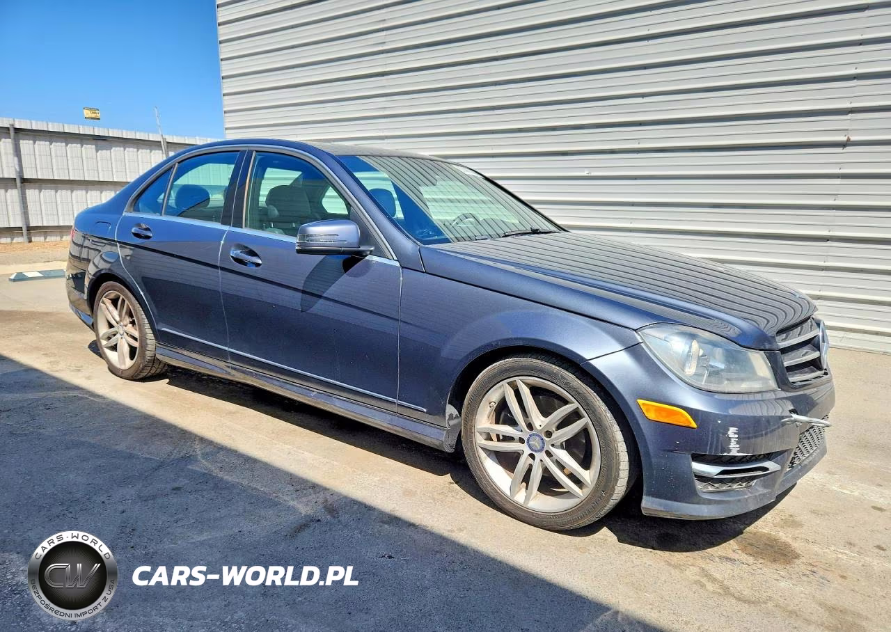 2014 Mercedes-Benz C 250 VIN:WDDGF4HB9EA928679 - 4