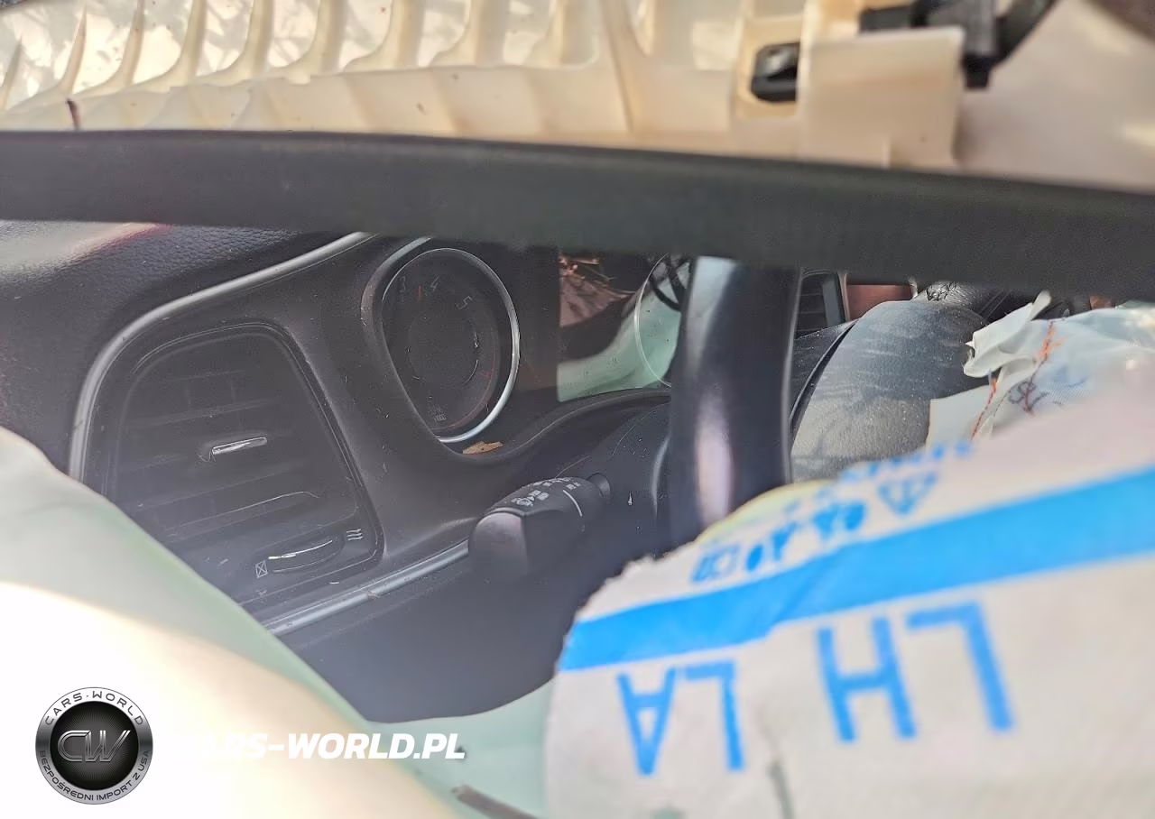 2019 Dodge Challenger R-T Scat Pack VIN:2C3CDZFJ0KH723856 - 9