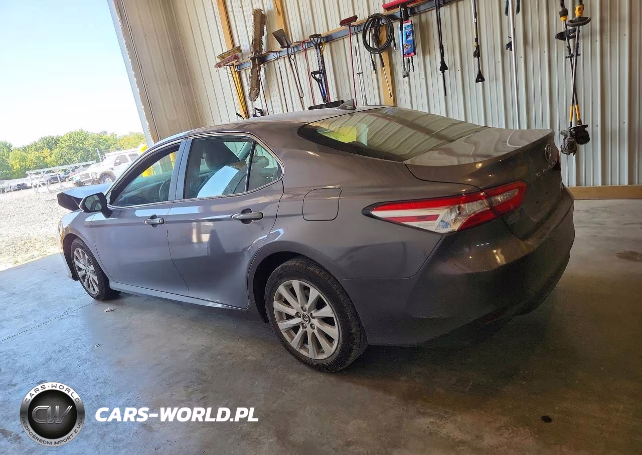 2019 Toyota Camry Le VIN:4T1B11HK6KU686487 - 2