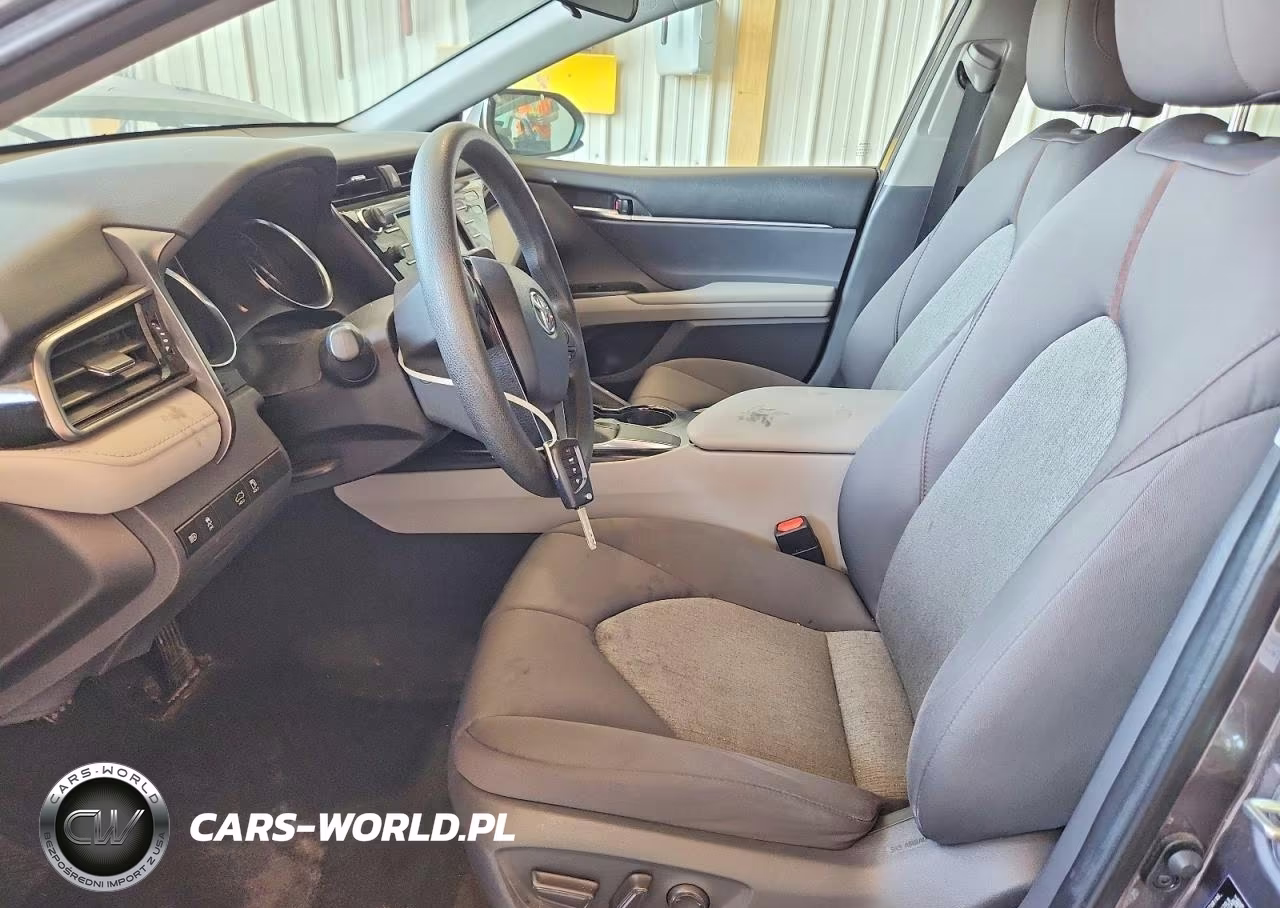 2019 Toyota Camry Le VIN:4T1B11HK6KU686487 - 7