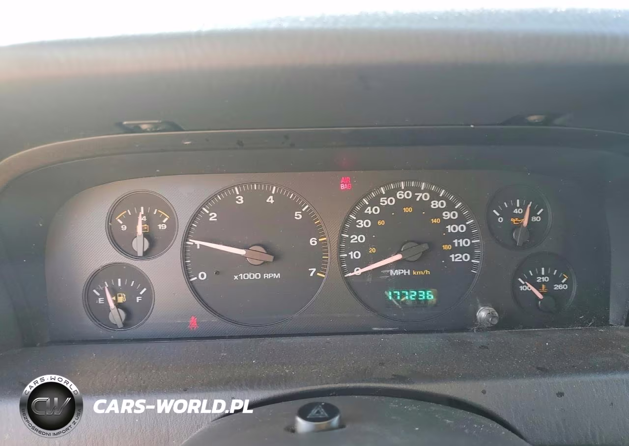 2002 Jeep Grand Cherokee Laredo VIN:1J4GW48S52C112184 - 9