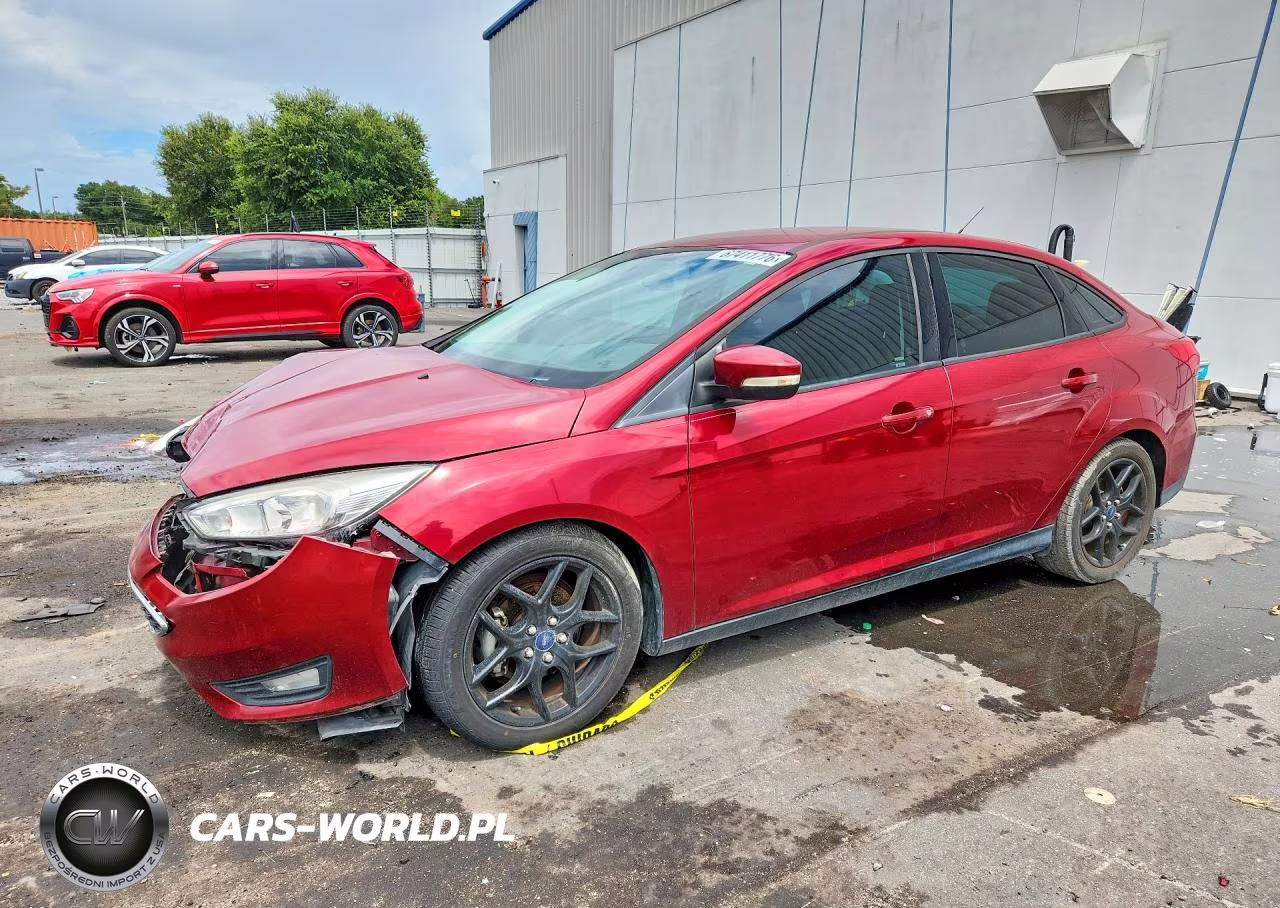 2016 Ford Focus Se VIN:1FADP3F23GL266330 - 1