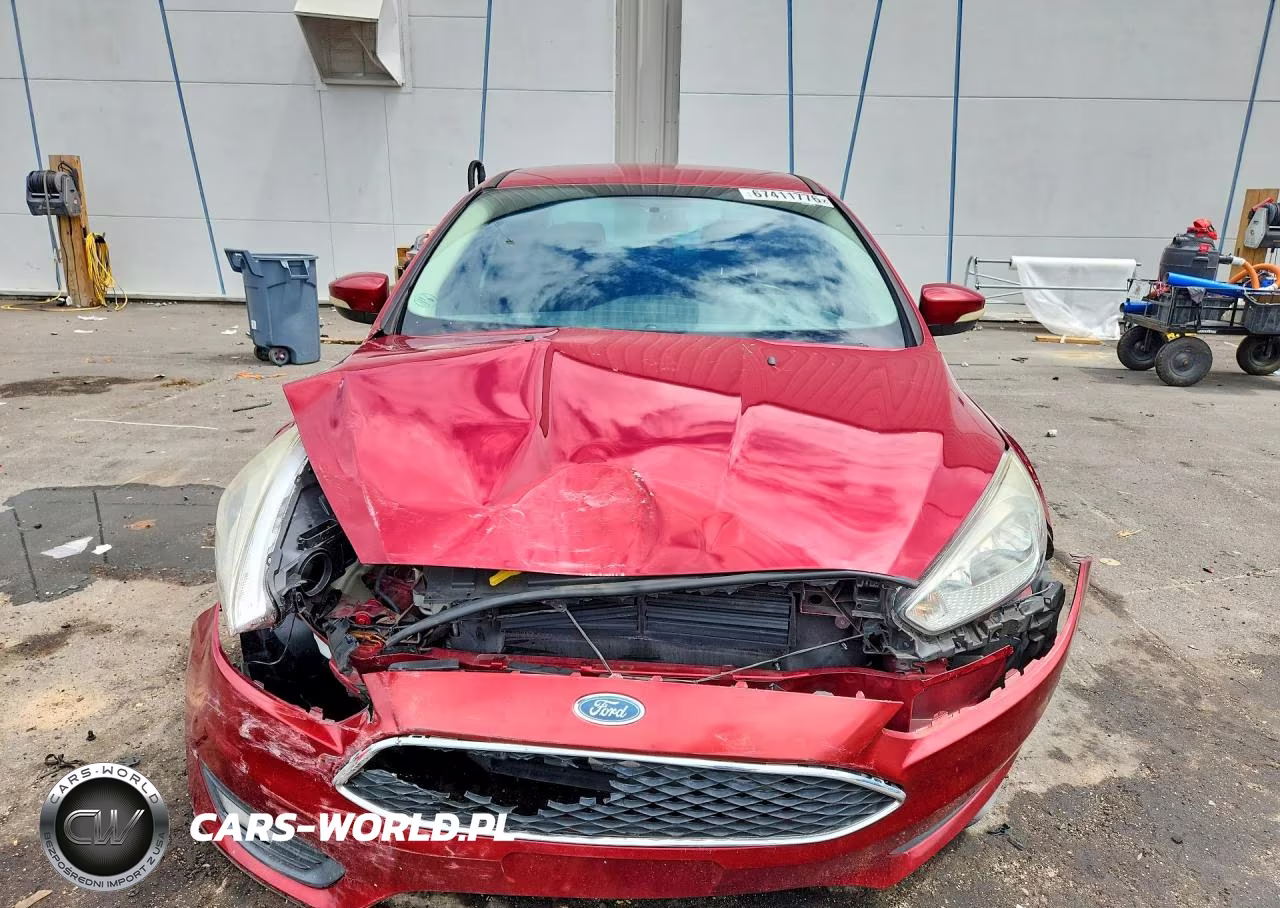 2016 Ford Focus Se VIN:1FADP3F23GL266330 - 5