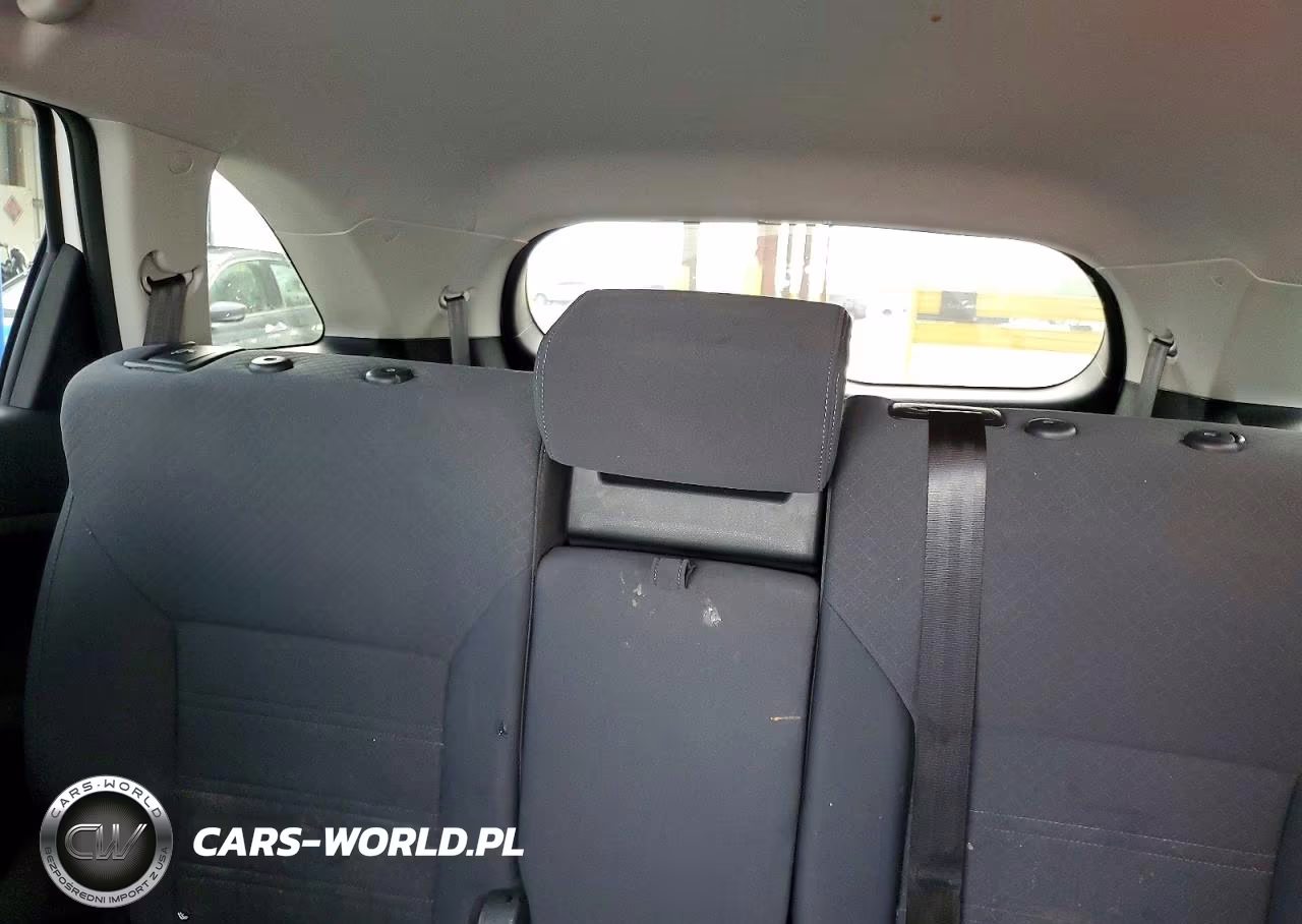 2019 Kia Sorento VIN:5XYPG4A38KG541336 - 10