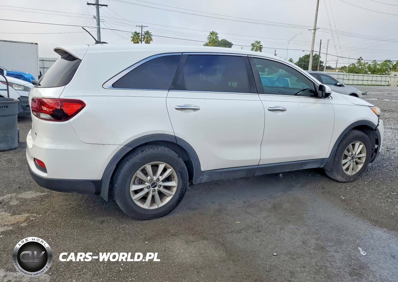2019 Kia Sorento VIN:5XYPG4A38KG541336 - 3