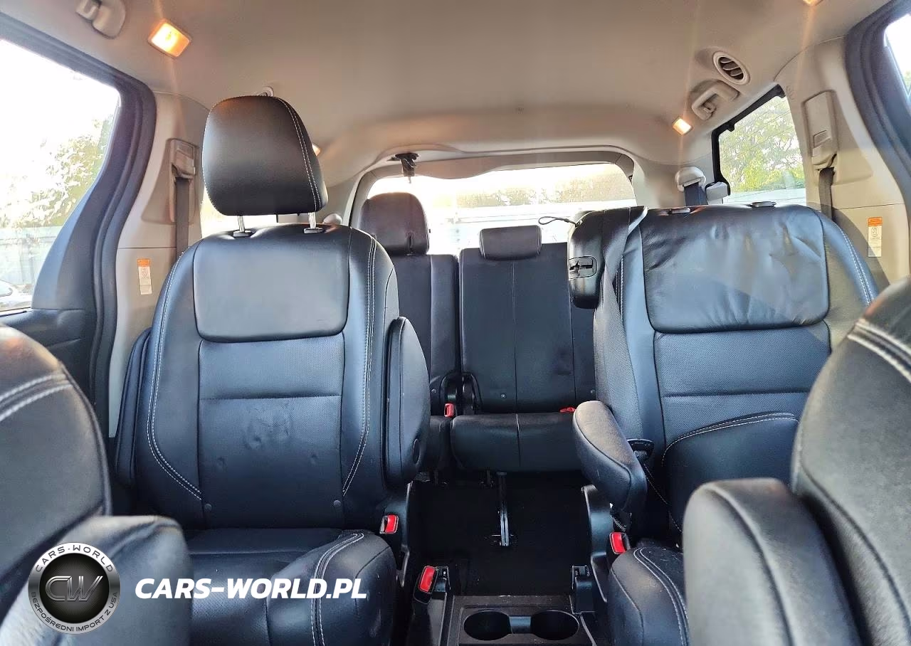 2017 Toyota Sienna Se VIN:5TDXZ3DC7HS823074 - 10