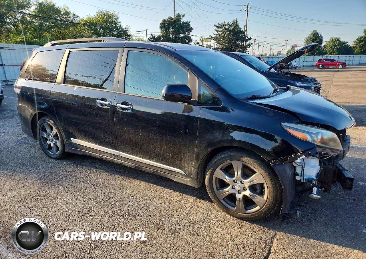 2017 Toyota Sienna Se VIN:5TDXZ3DC7HS823074 - 4