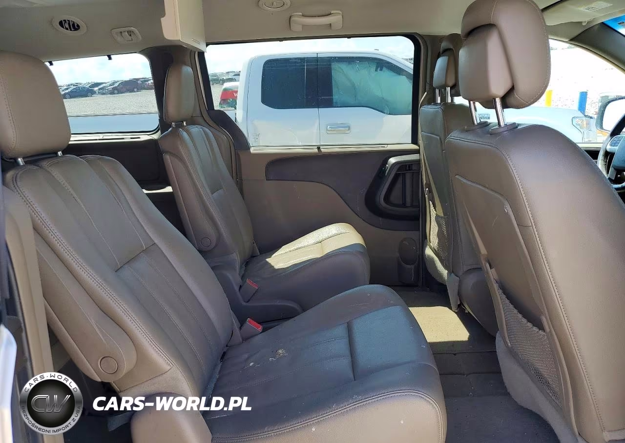 2014 Chrysler Town & Country Touring VIN:2C4RC1BG3ER307674 - 11