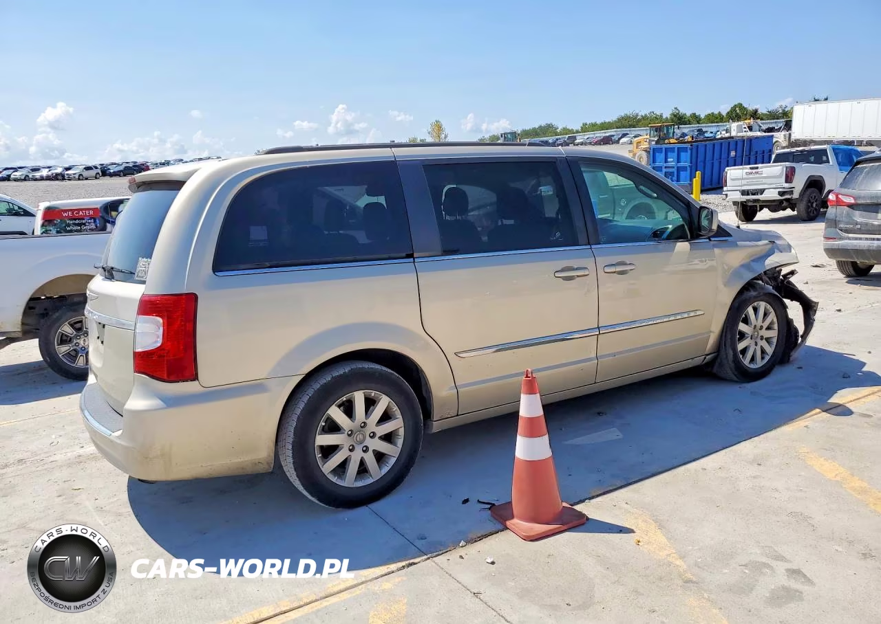 2014 Chrysler Town & Country Touring VIN:2C4RC1BG3ER307674 - 3