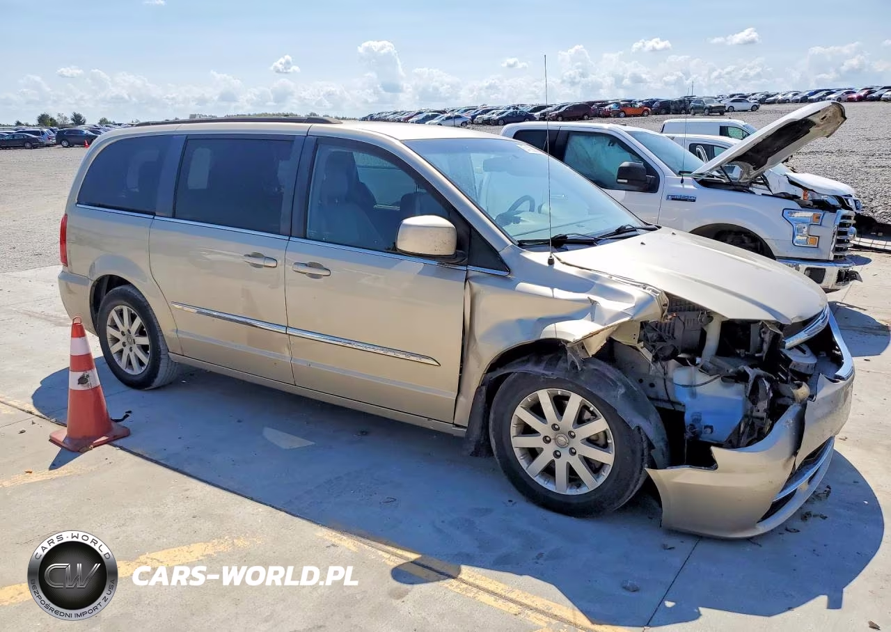 2014 Chrysler Town & Country Touring VIN:2C4RC1BG3ER307674 - 4