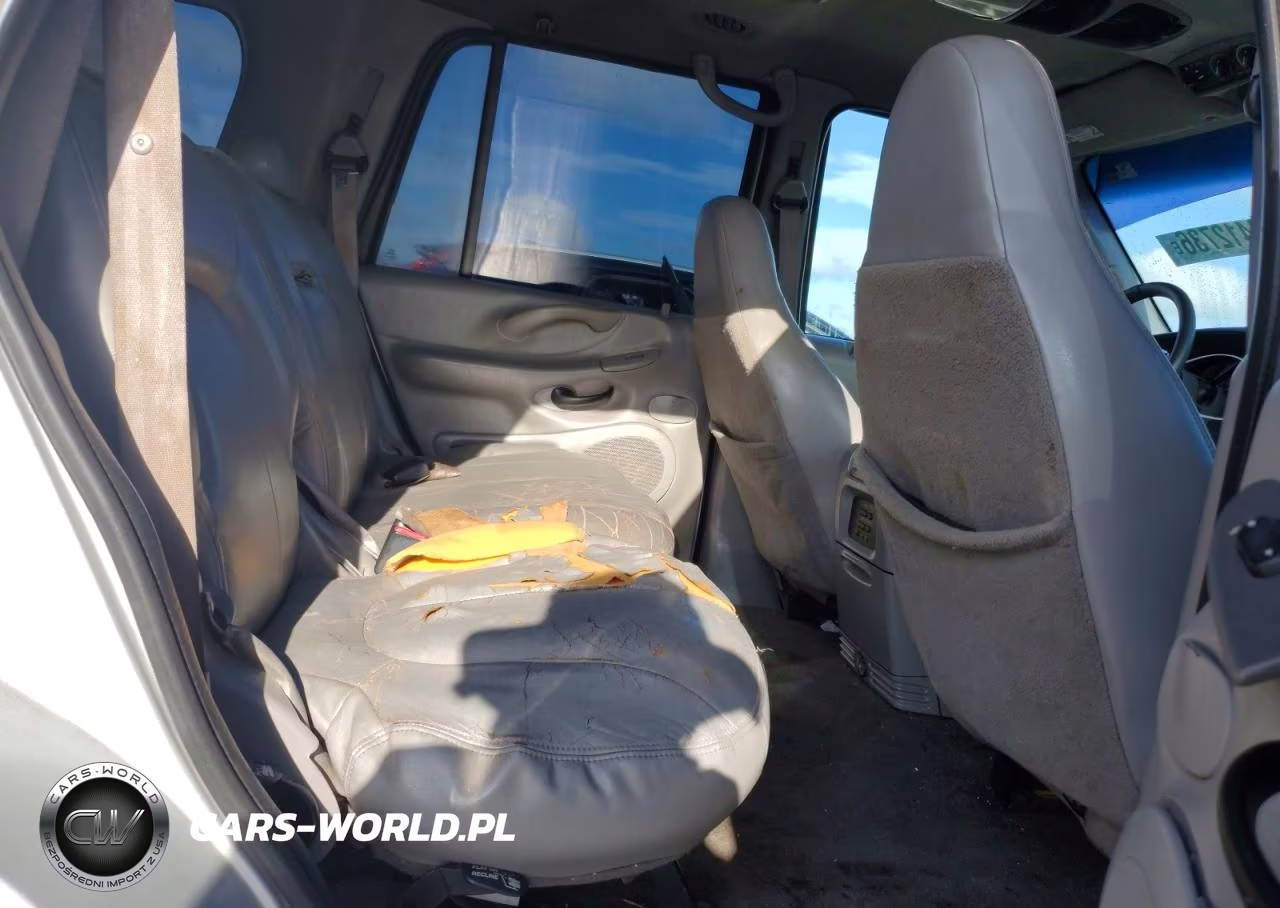 2002 Ford Expedition Xlt VIN:1FMRU15L52LA33481 - 11