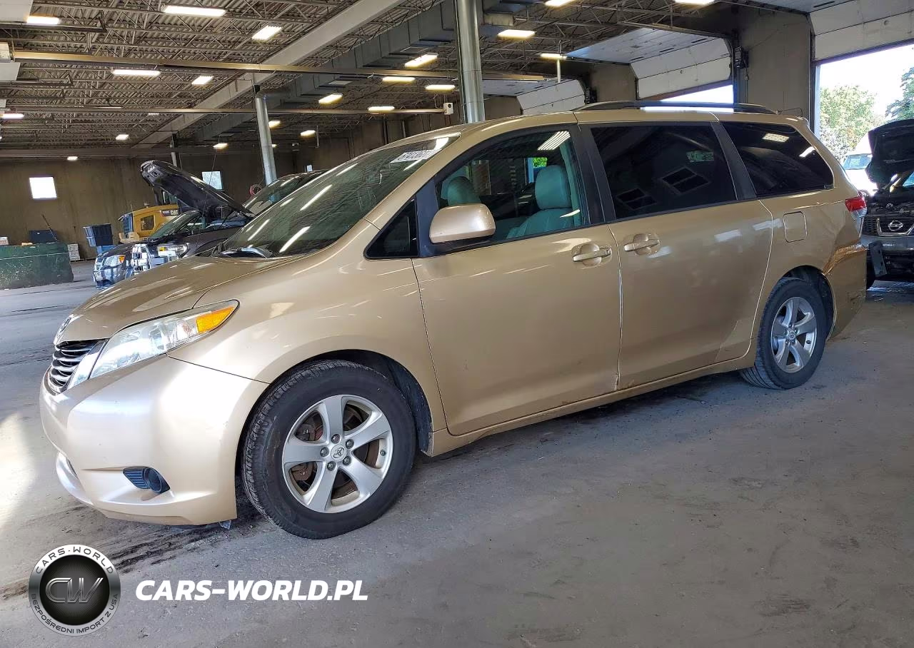 2013 Toyota Sienna Le