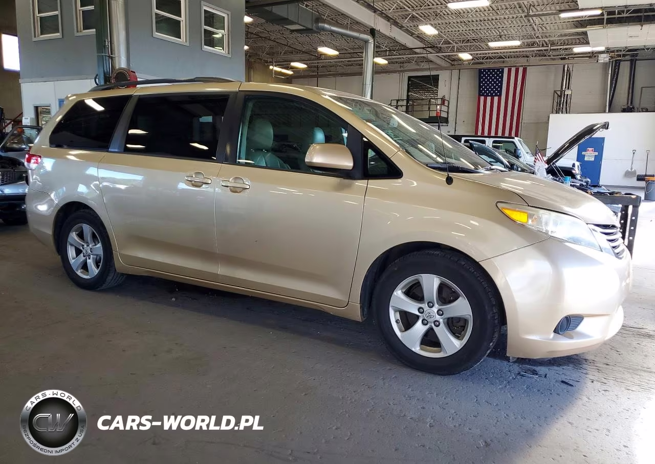 2013 Toyota Sienna Le VIN:5TDKK3DCXDS287004 - 4