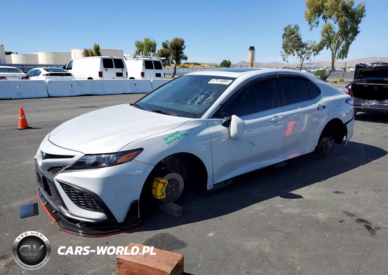2023 Toyota Camry Hybrid Se
