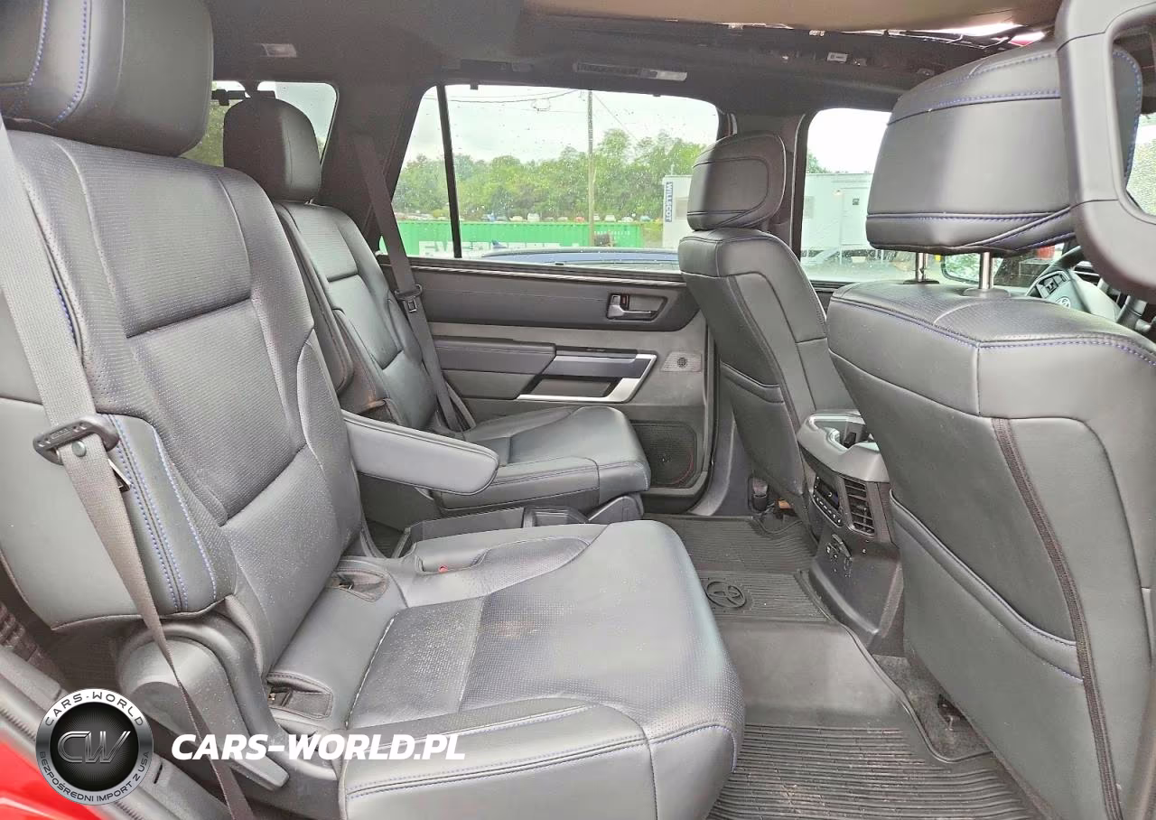 2025 Toyota Sequoia Platinum VIN:7SVAAABA7SX064503 - 11