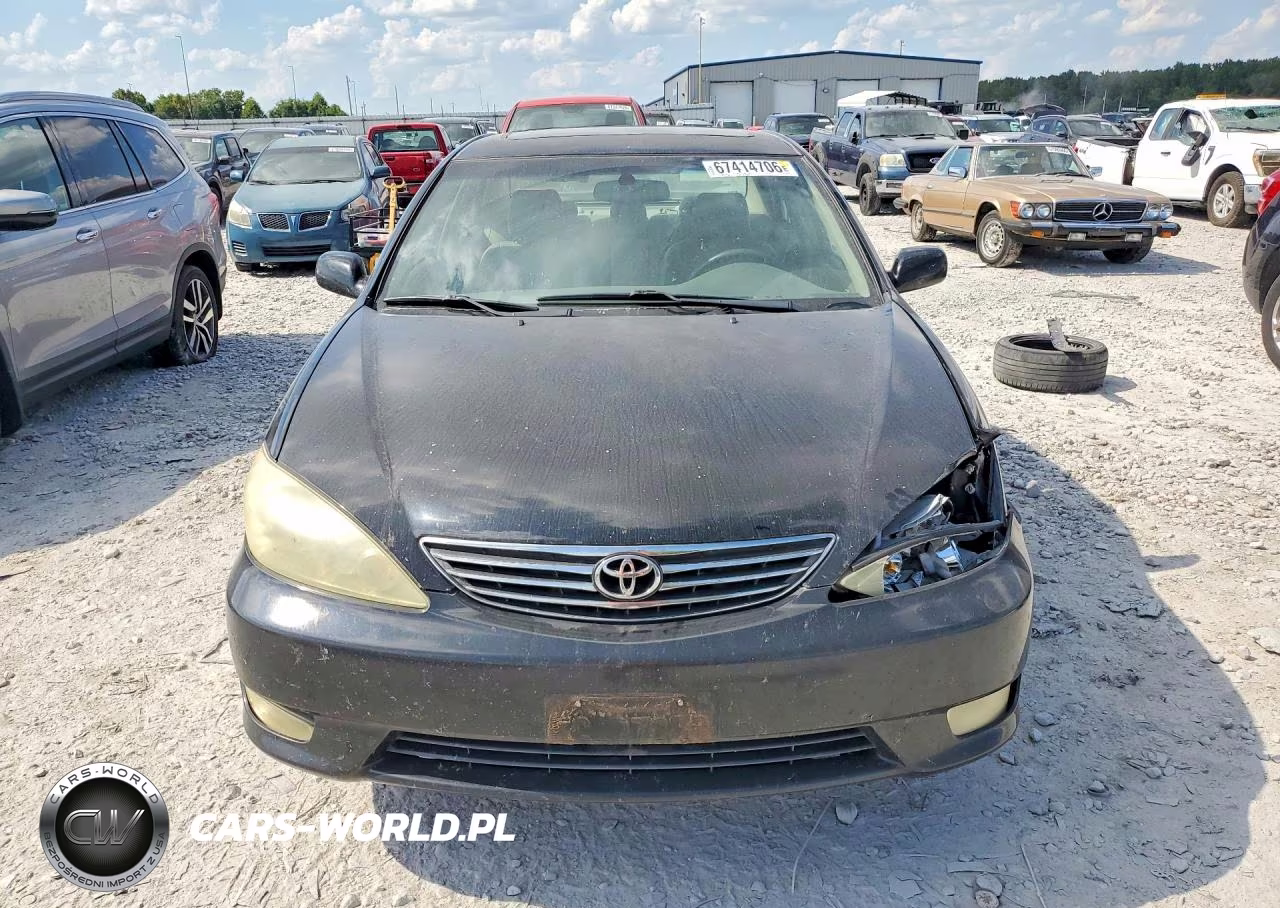 2005 Toyota Camry Xle VIN:4T1BE32K65U429861 - 5