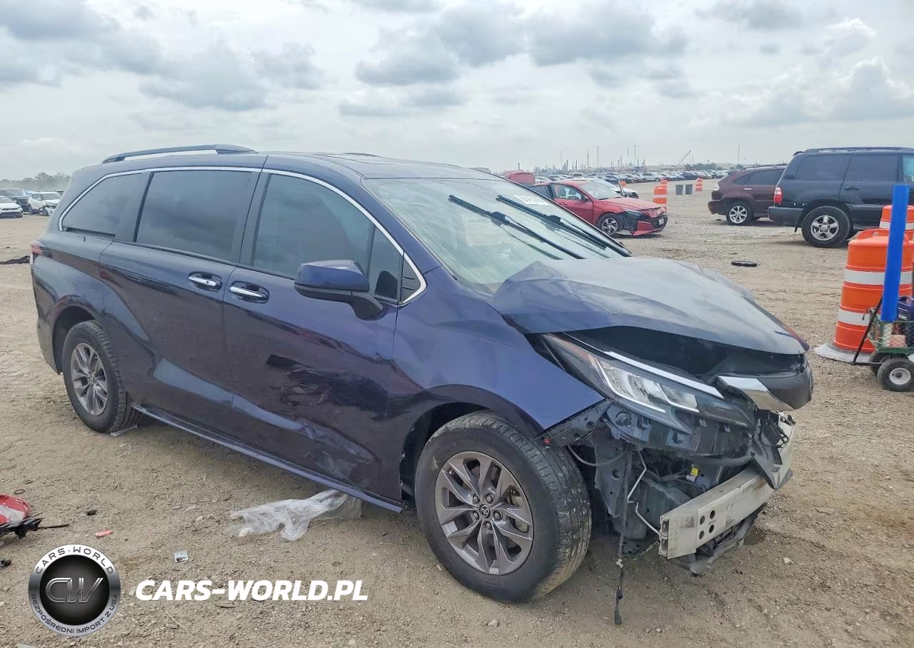2021 Toyota Sienna Xle