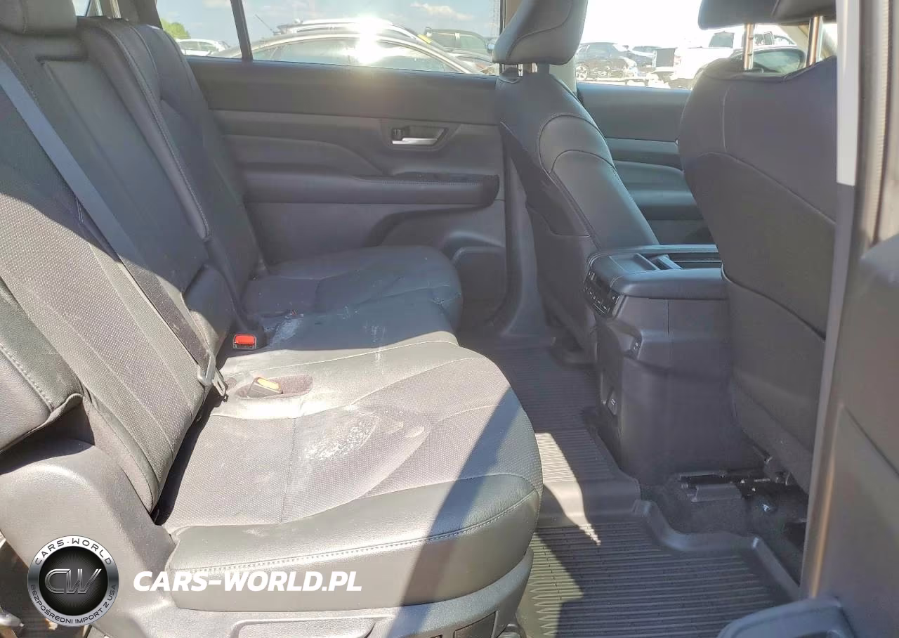 2026 Toyota Grand Highlander Hybrid Limited VIN:5TDACAB53TS075562 - 11