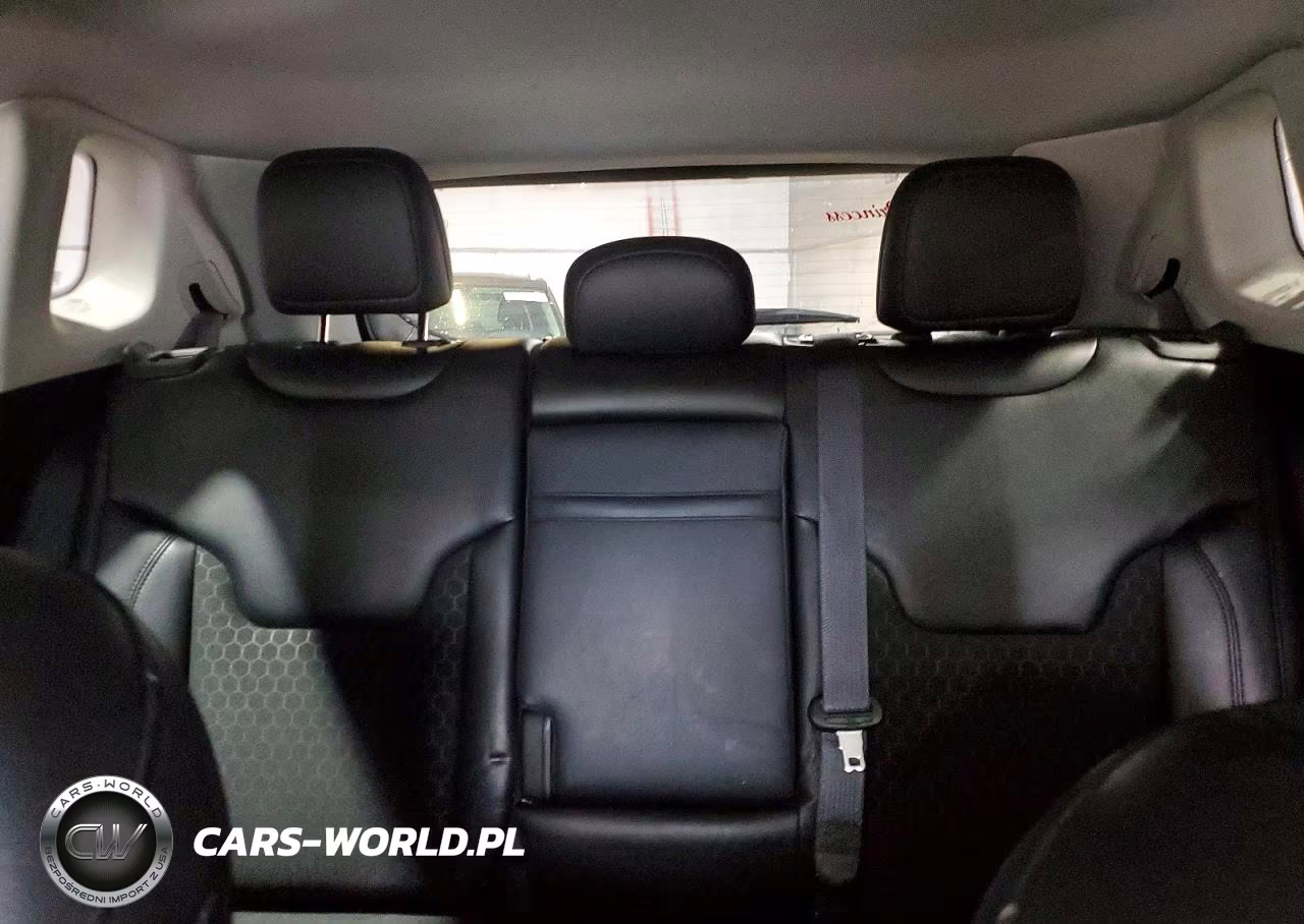 2018 Jeep Compass Latitude VIN:3C4NJDBB6JT304351 - 10