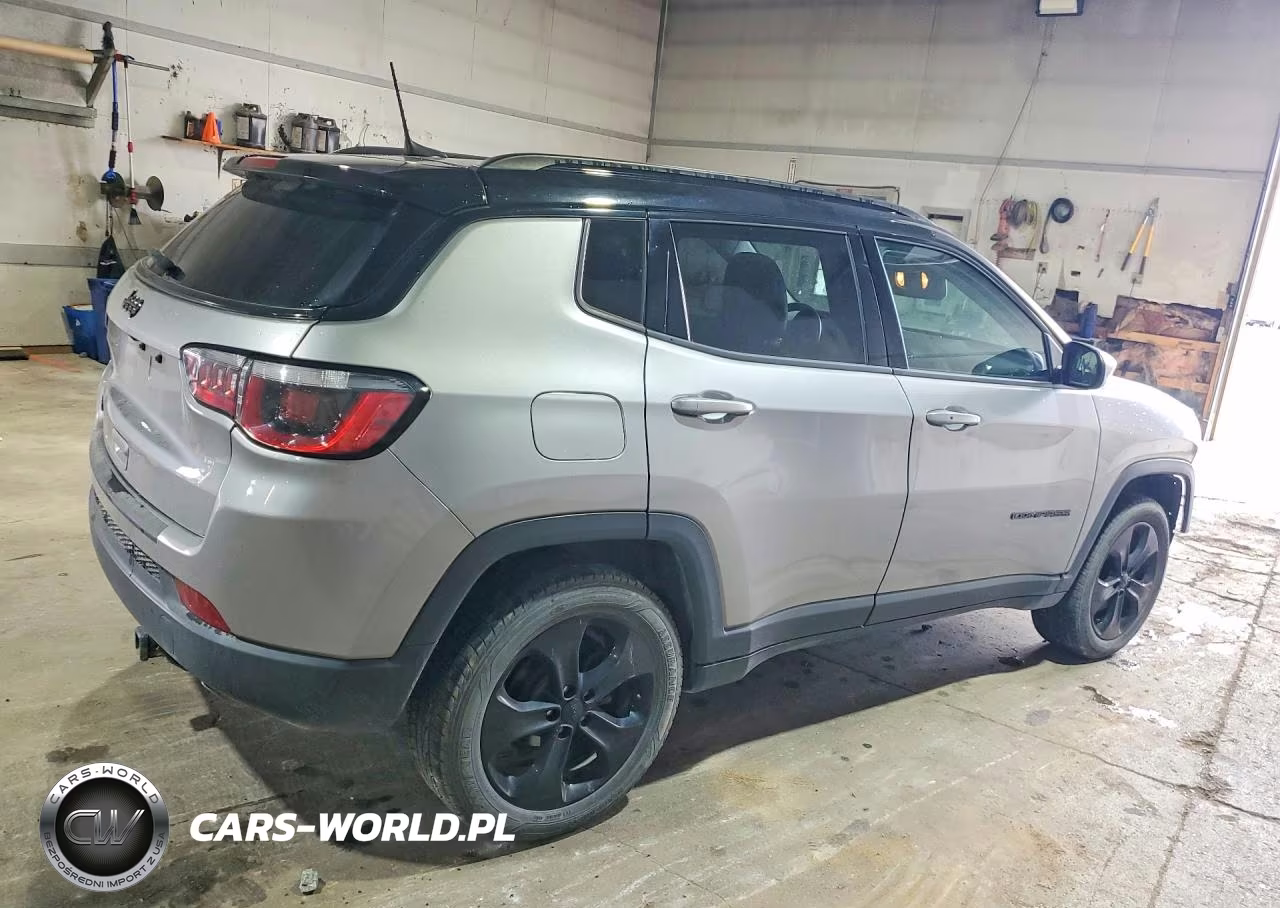 2018 Jeep Compass Latitude VIN:3C4NJDBB6JT304351 - 3
