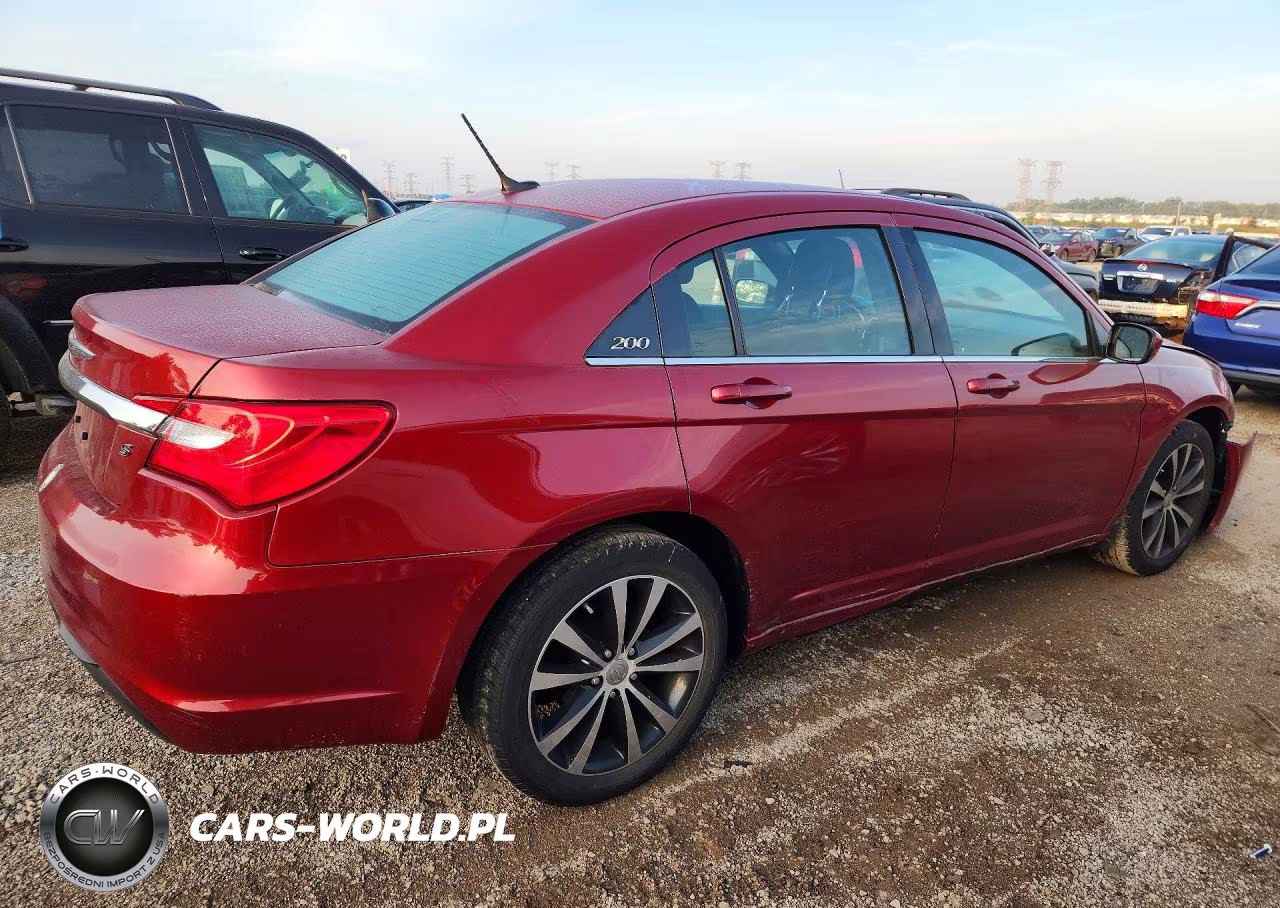 2014 Chrysler 200 Touring VIN:1C3CCBBB4EN150674 - 3