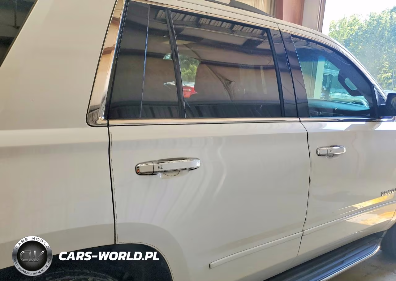 2018 Chevrolet Tahoe K1500 Premier VIN:1GNSKCKC3JR185533 - 10