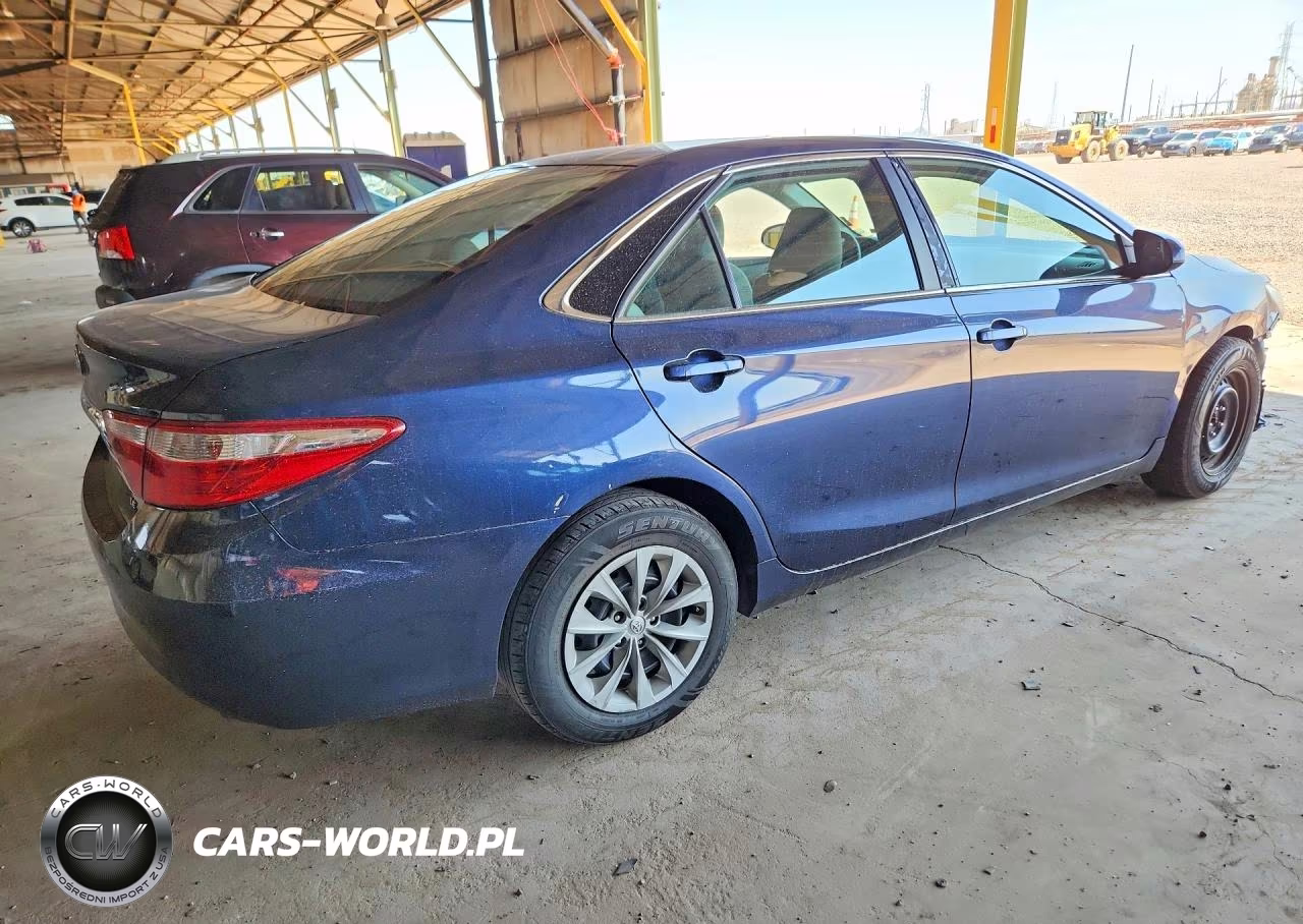 2016 Toyota Camry Le VIN:4T1BF1FK5GU610187 - 3