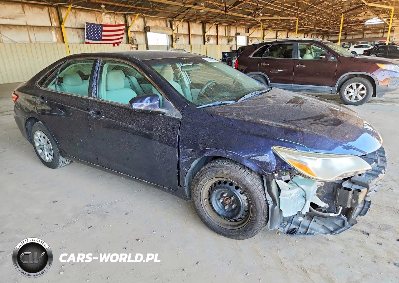 2016 Toyota Camry Le VIN:4T1BF1FK5GU610187 - 4