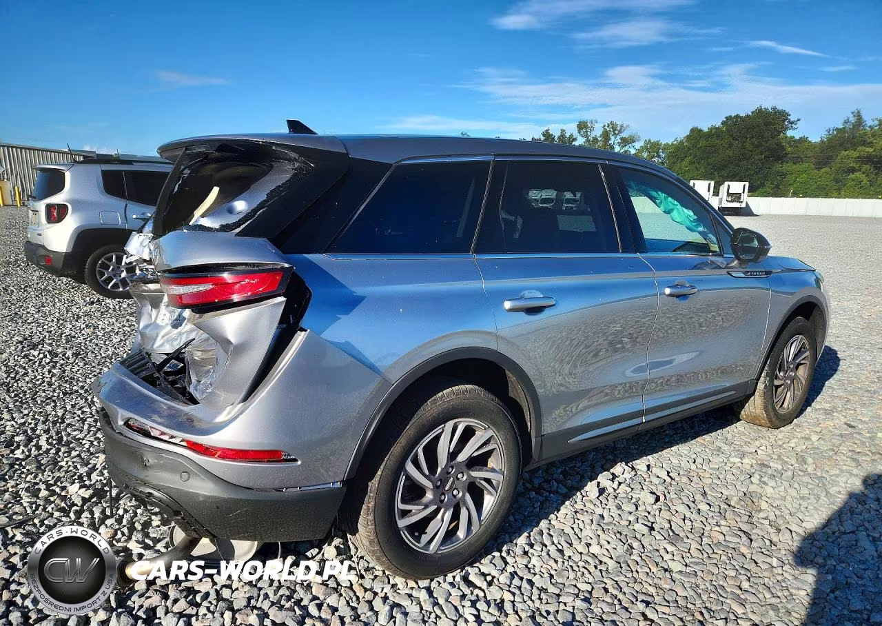 2023 Lincoln Corsair VIN:5LMCJ1CA0PUL17387 - 3