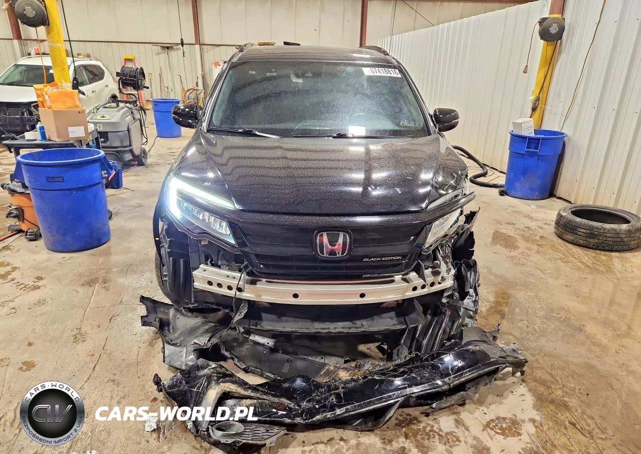2021 Honda Pilot Black VIN:5FNYF6H7XMB000679 - 5
