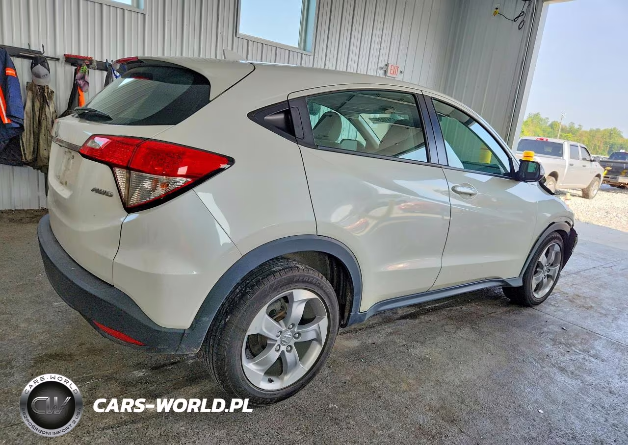 2020 Honda Hr-V Lx VIN:3CZRU6H32LM715001 - 3