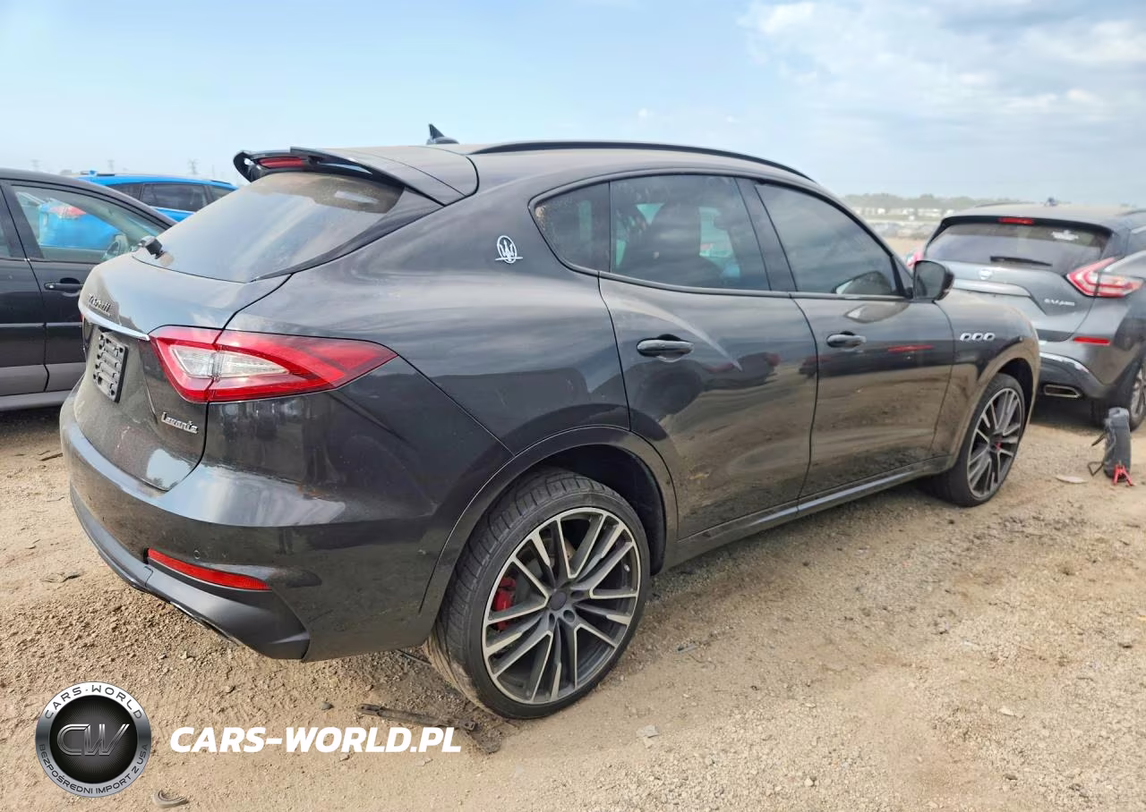 2019 Maserati Levante Gts VIN:ZN661ZUA1KX324114 - 3