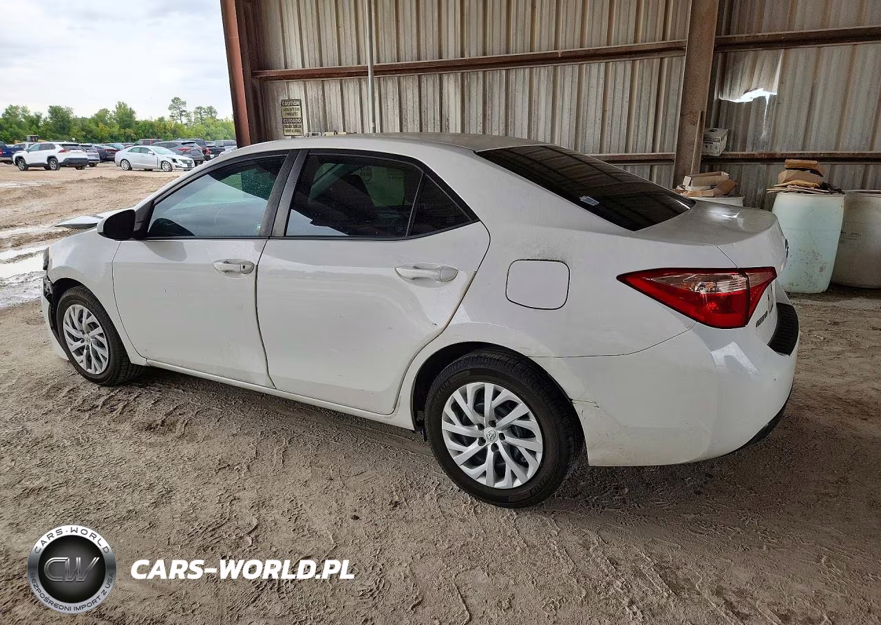 2018 Toyota Corolla Le VIN:5YFBURHE9JP855921 - 2