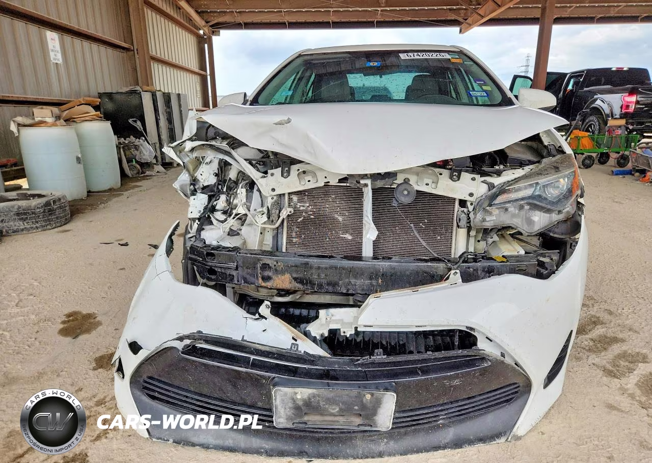2018 Toyota Corolla Le VIN:5YFBURHE9JP855921 - 5