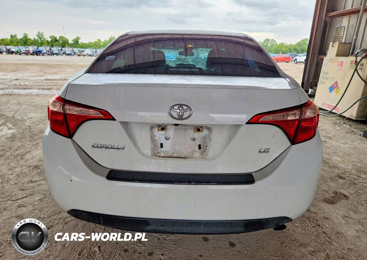 2018 Toyota Corolla Le VIN:5YFBURHE9JP855921 - 6