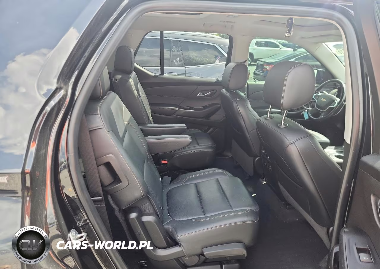 2019 Chevrolet Traverse Premier VIN:1GNEVKKW7KJ244818 - 11