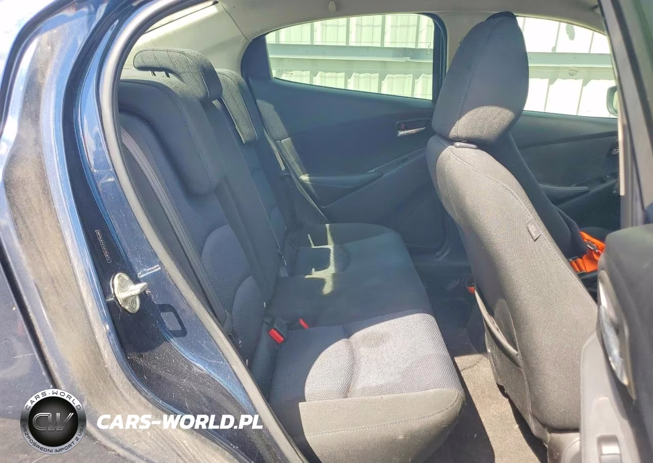 2018 Toyota Yaris Ia Base VIN:3MYDLBYV7JY312877 - 10