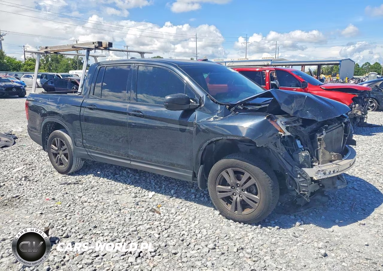 2018 Honda Ridgeline Sport VIN:5FPYK3F13JB013236 - 4