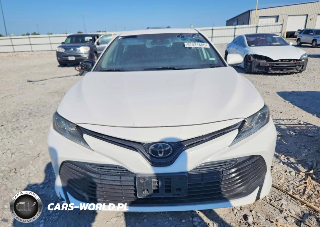 2019 Toyota Camry Le VIN:4T1B11HK2KU231314 - 5
