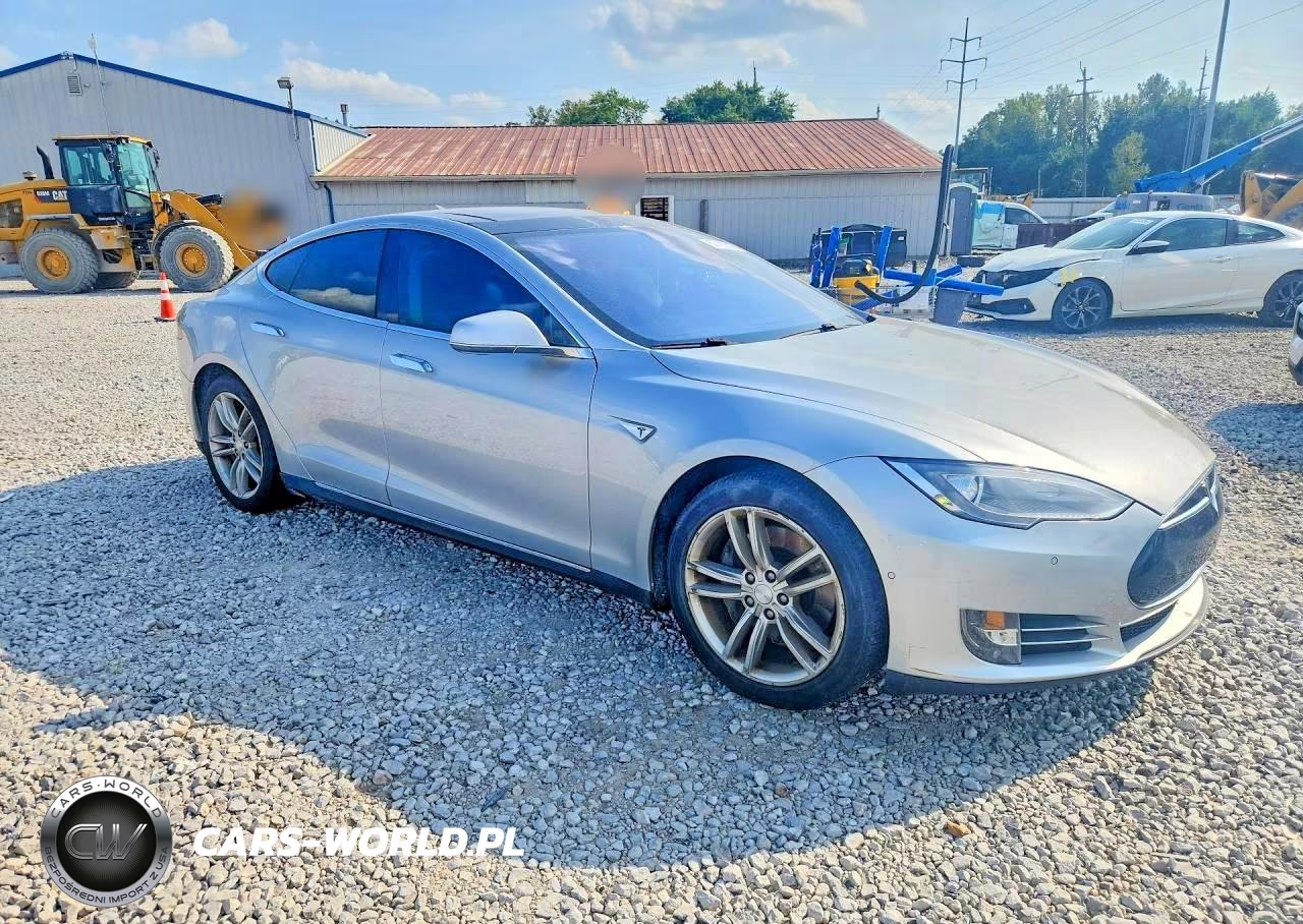2014 Tesla Model S VIN:5YJSA1H12EFP61016 - 4