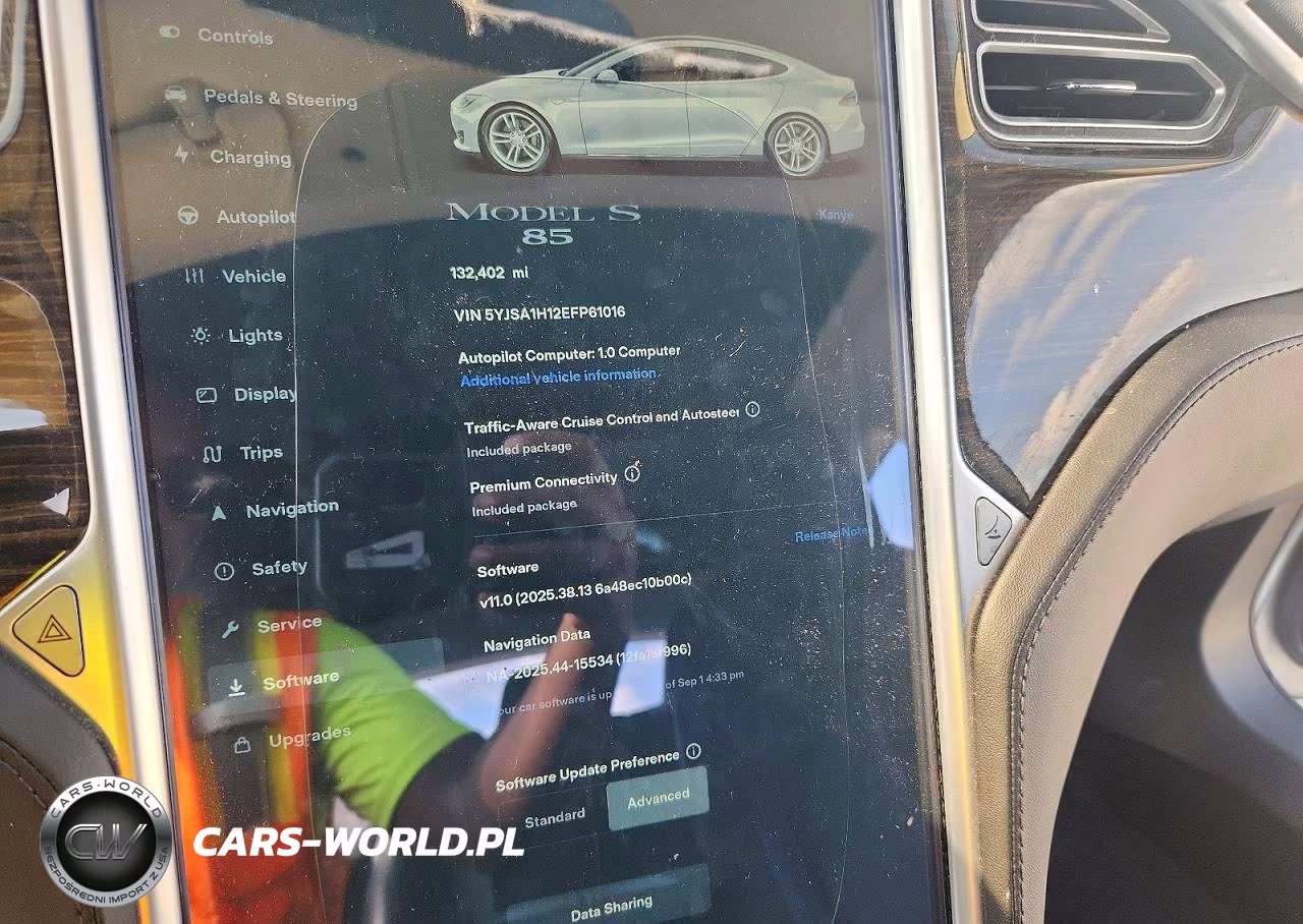 2014 Tesla Model S VIN:5YJSA1H12EFP61016 - 9
